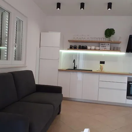 Apartment By The Sea Zecevo Rtic, - 22560 Rogoznica (Sibenik-Knin)